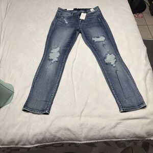 Judy Blue Distressed Boyfriend Jeans in Mid Blue
